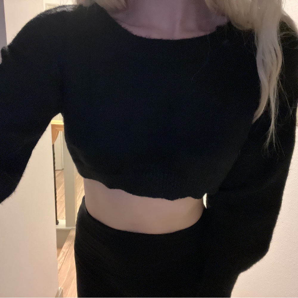 Black Cropped Sweater Top